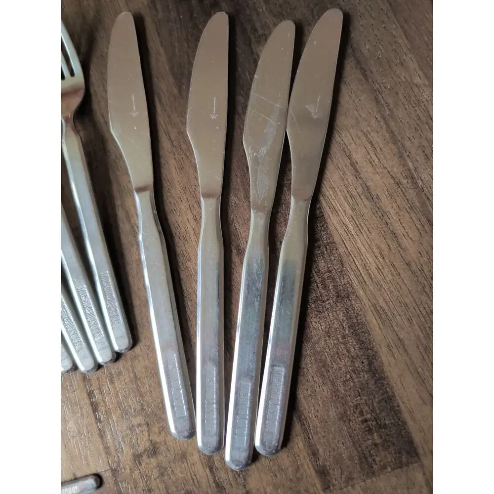 Michiko Koshimo London Martian 18-10 Stainless Flatware Set (4) + 2 Oyster Forks